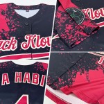 Maglia da baseball personalizzata con motivo astratto color cremisi con pennellate autentiche in 3D, nera e crema Maglia da baseball personalizzata con motivo astratto color cremisi con pennellate autentiche in 3D, nera e crema