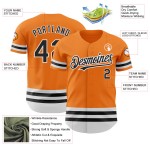 Maglia da baseball autentica arancione, personalizzata, linea Bay nera e bianca Maglia da baseball autentica arancione, personalizzata, linea Bay nera e bianca